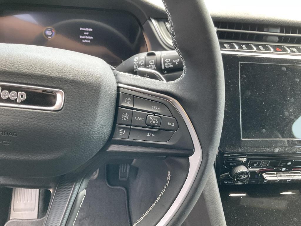 new 2025 Jeep Grand Cherokee car, priced at $41,853