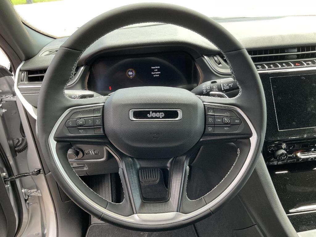 new 2025 Jeep Grand Cherokee car, priced at $41,853
