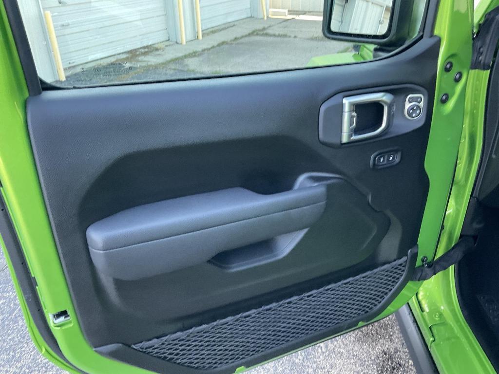 new 2025 Jeep Gladiator car, priced at $43,507