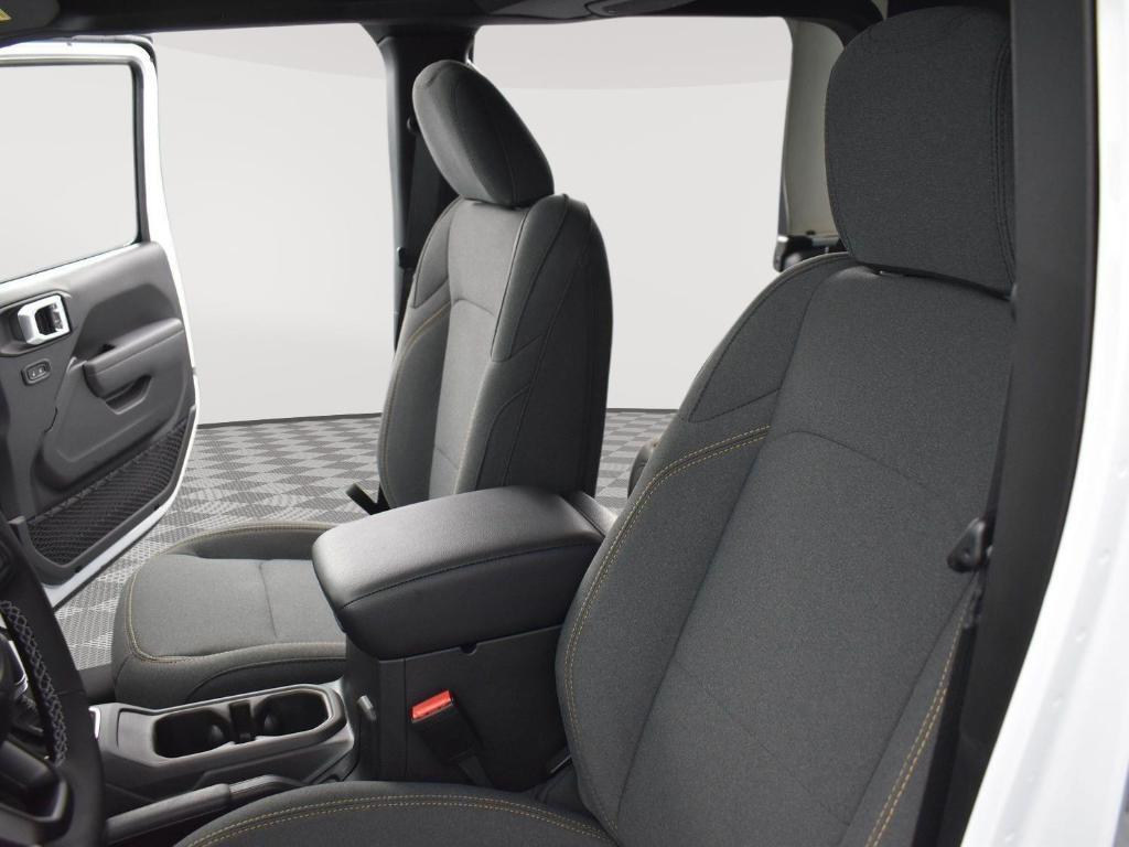 new 2025 Jeep Gladiator car, priced at $46,436