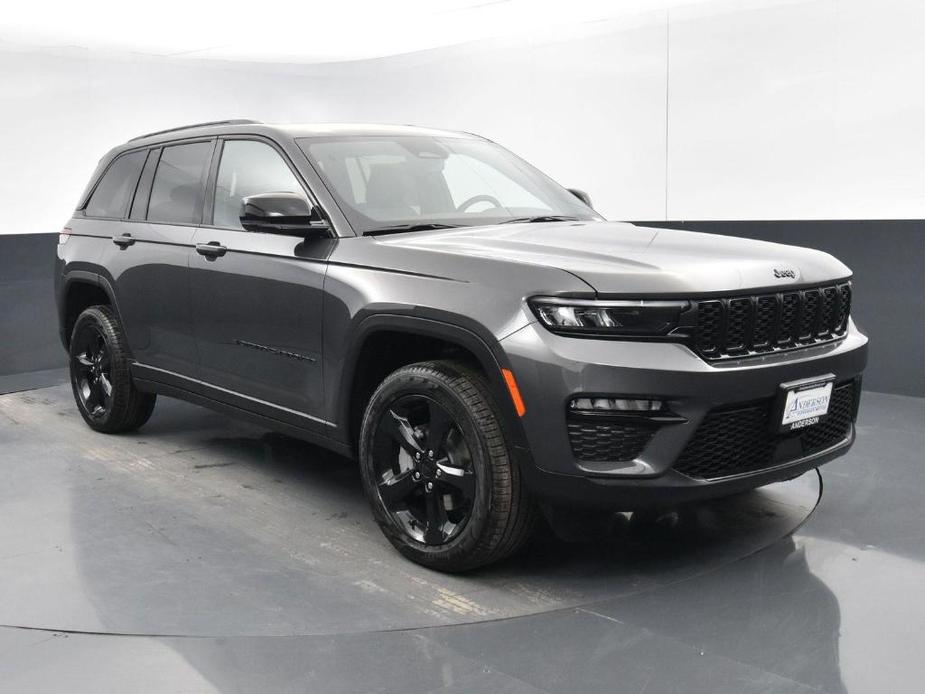 new 2024 Jeep Grand Cherokee car, priced at $42,050