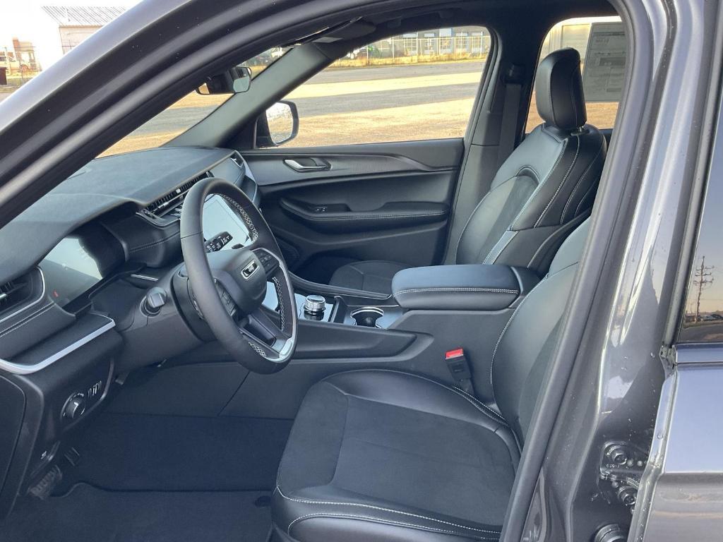 new 2025 Jeep Grand Cherokee L car, priced at $43,373