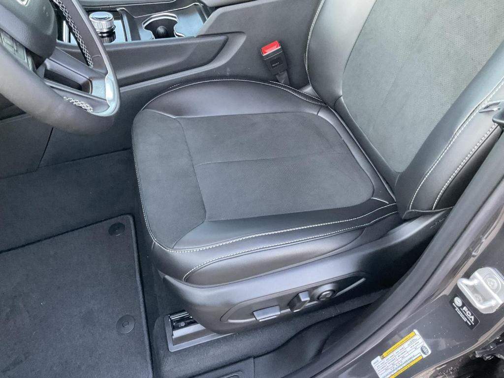 new 2025 Jeep Grand Cherokee L car, priced at $43,373