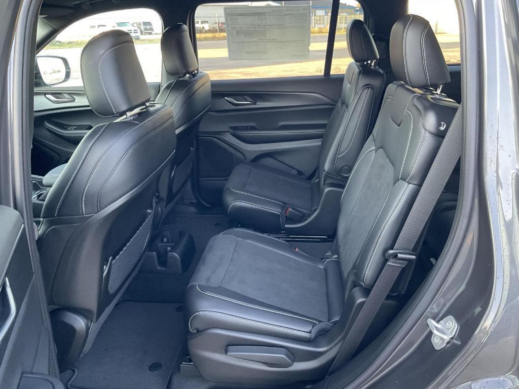new 2025 Jeep Grand Cherokee L car, priced at $43,373