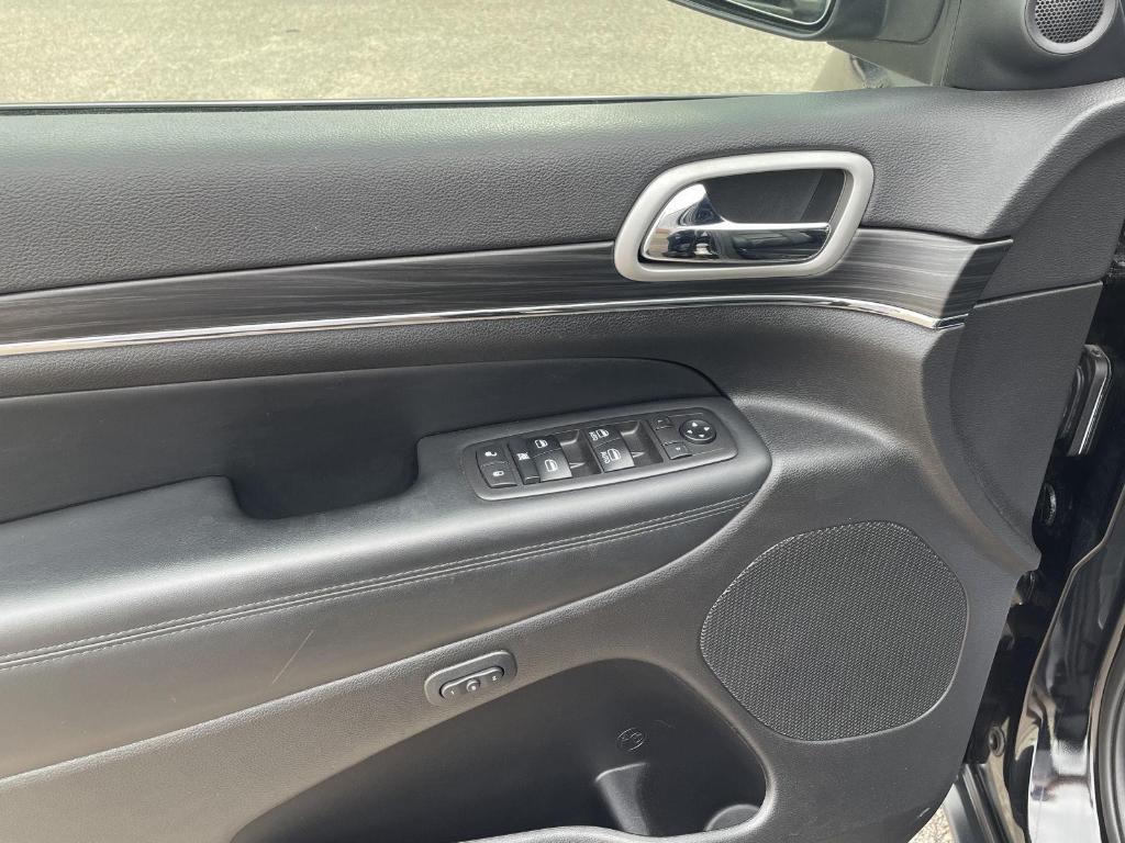 used 2021 Jeep Grand Cherokee car, priced at $31,990