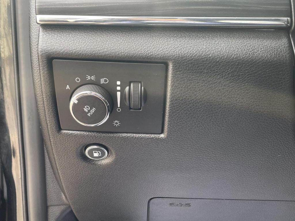 used 2021 Jeep Grand Cherokee car, priced at $31,990