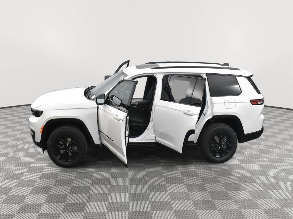 new 2025 Jeep Grand Cherokee L car, priced at $41,164