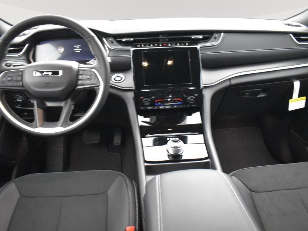 new 2025 Jeep Grand Cherokee L car, priced at $42,166