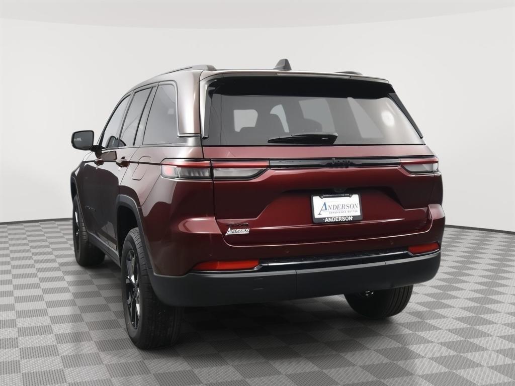 new 2025 Jeep Grand Cherokee car, priced at $40,812