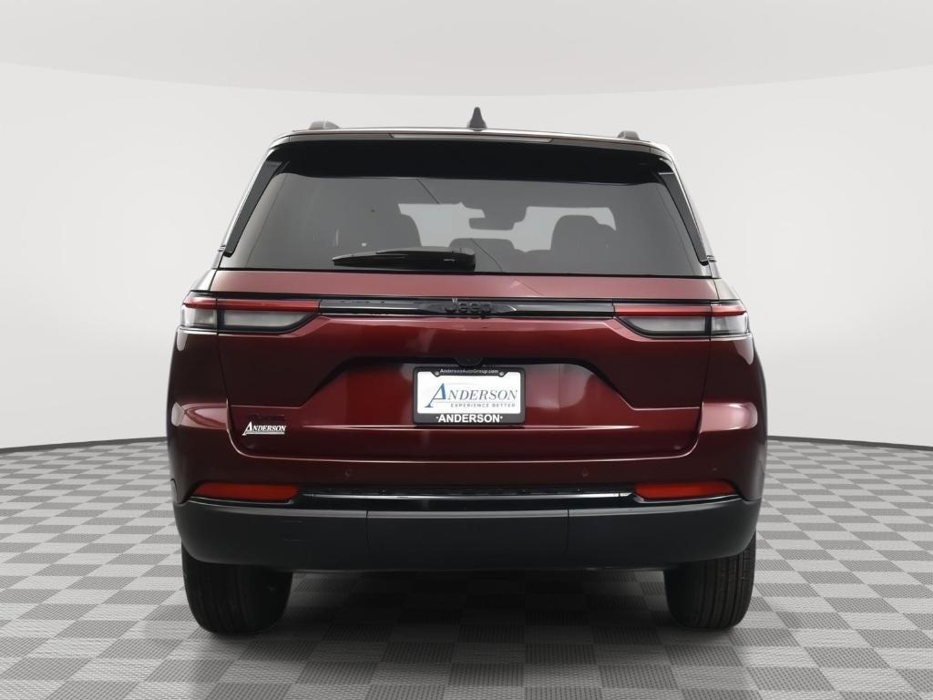 new 2025 Jeep Grand Cherokee car, priced at $40,812