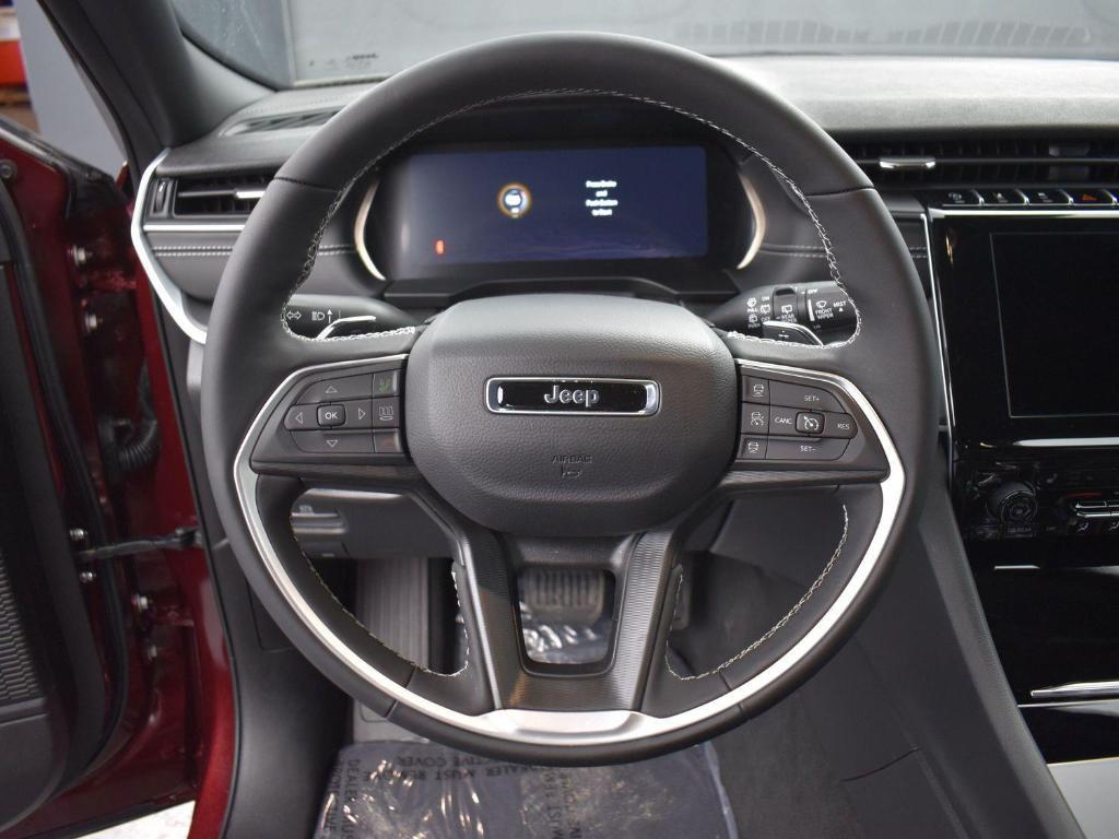 new 2025 Jeep Grand Cherokee car, priced at $40,812