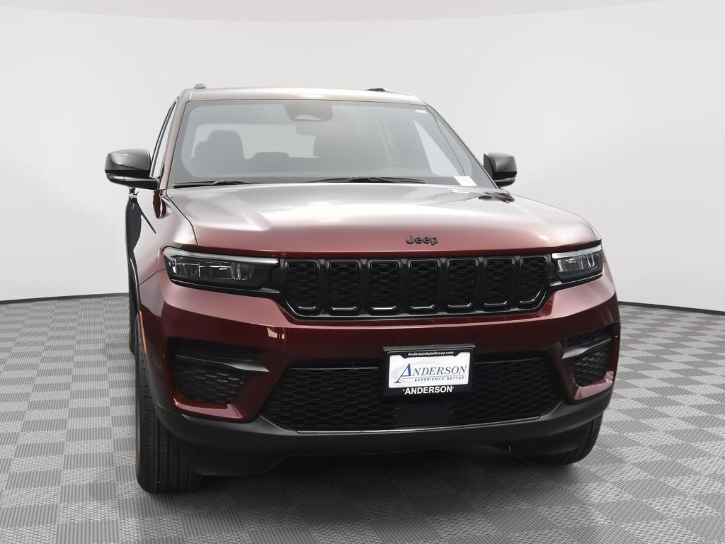 new 2025 Jeep Grand Cherokee car, priced at $40,812