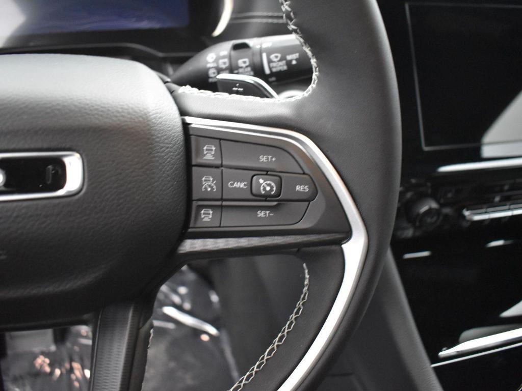 new 2025 Jeep Grand Cherokee car, priced at $40,812
