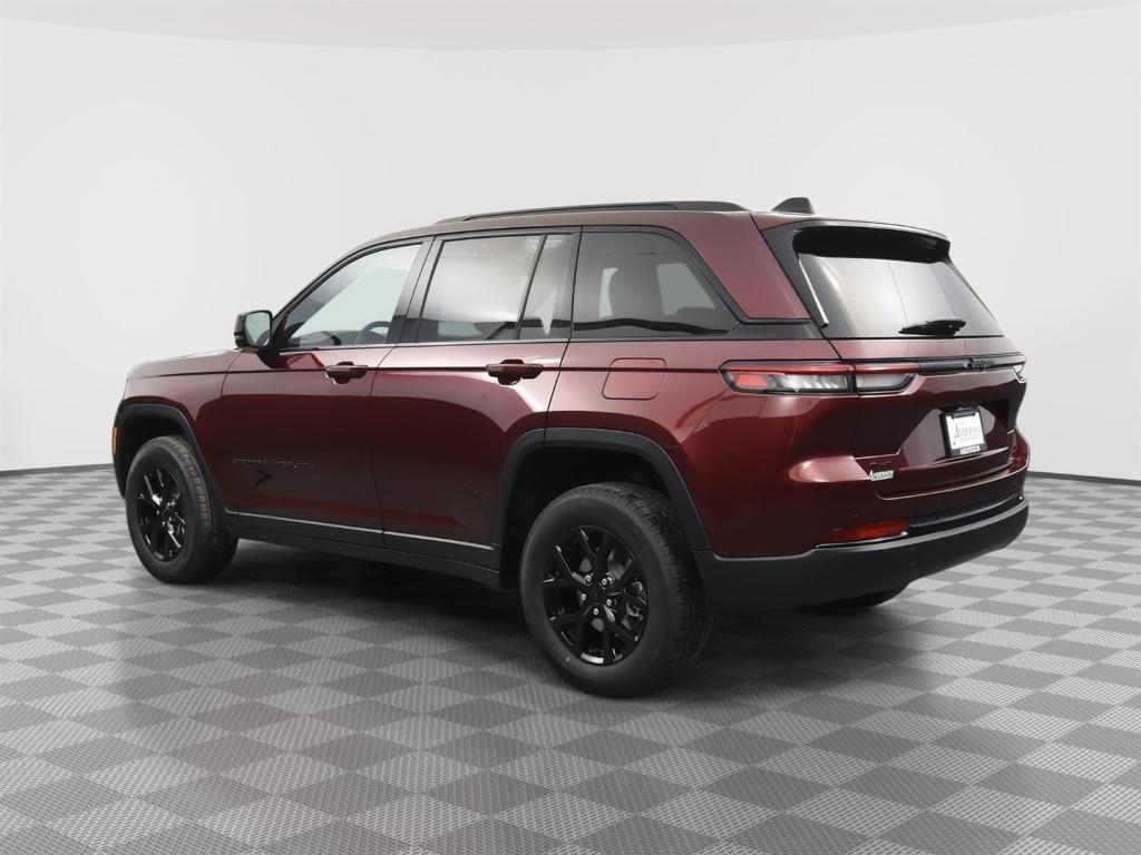 new 2025 Jeep Grand Cherokee car, priced at $40,812