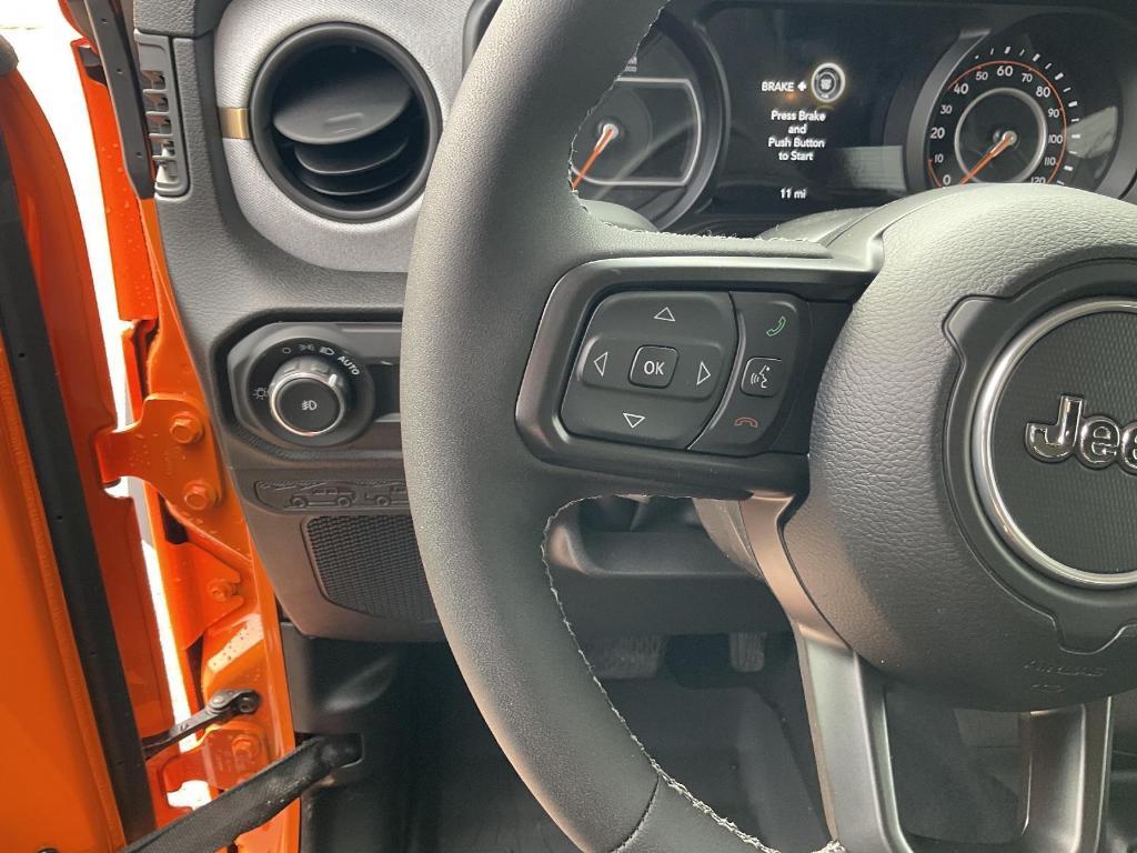 new 2025 Jeep Wrangler car, priced at $53,370