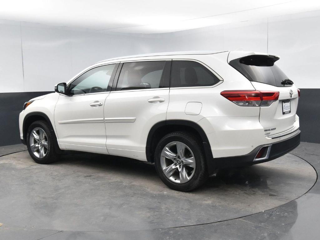 used 2018 Toyota Highlander car, priced at $26,800