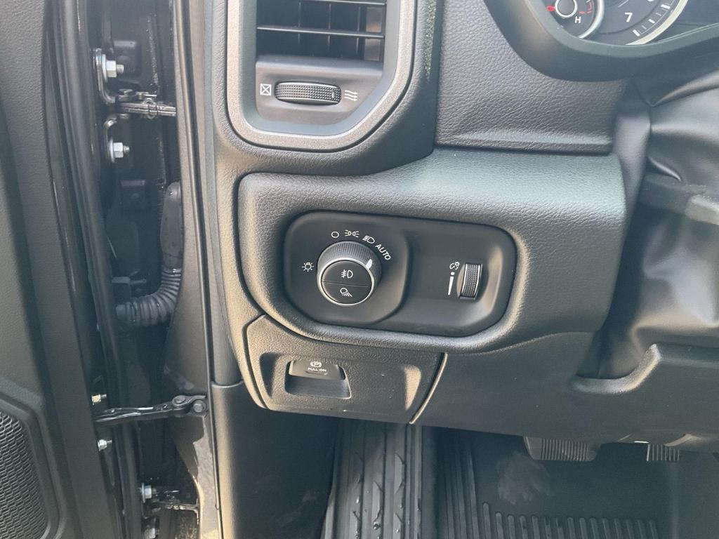 new 2025 Ram 1500 car, priced at $47,985
