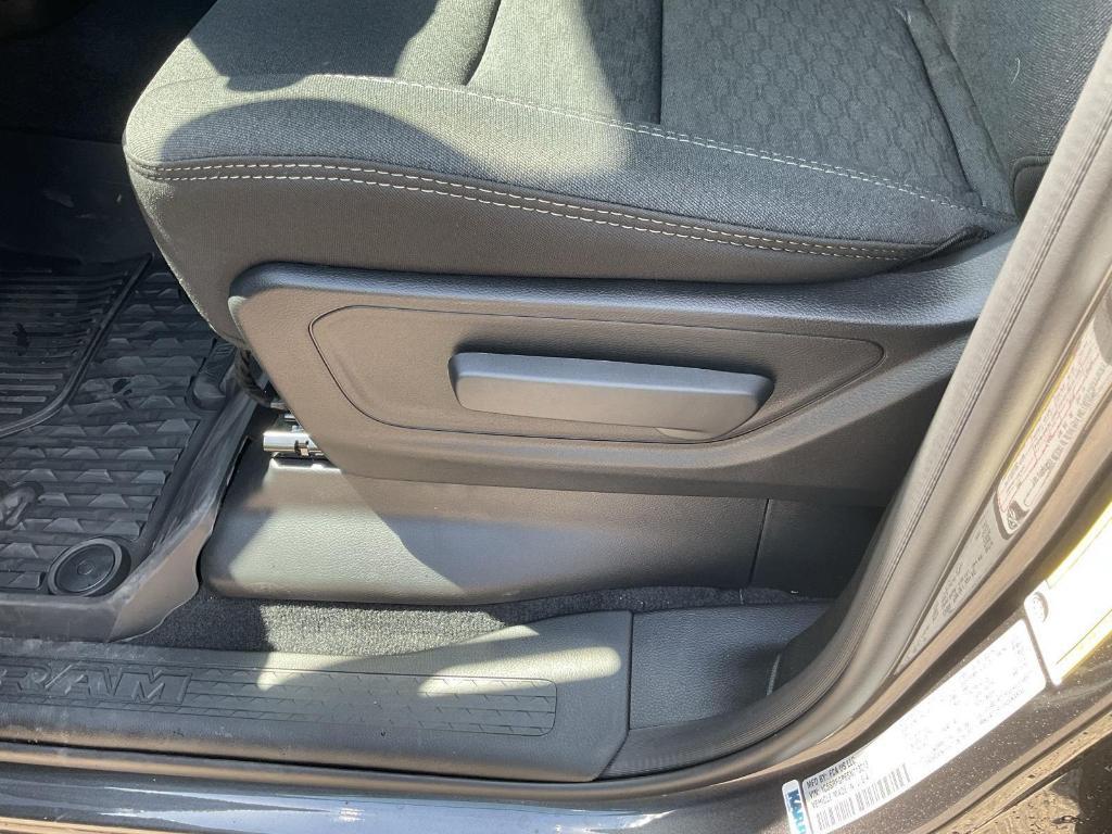 new 2025 Ram 1500 car, priced at $47,985