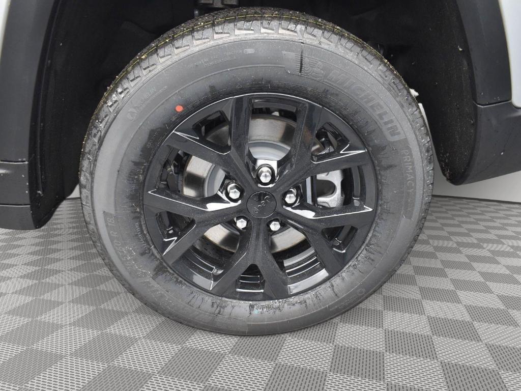 new 2025 Jeep Grand Cherokee L car, priced at $42,674