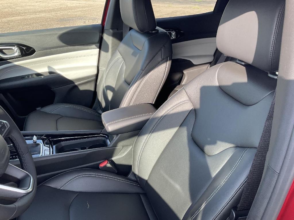 new 2025 Jeep Compass car, priced at $32,703