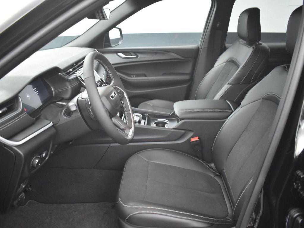new 2025 Jeep Grand Cherokee L car, priced at $42,674