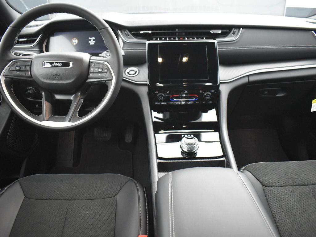 new 2025 Jeep Grand Cherokee L car, priced at $42,674
