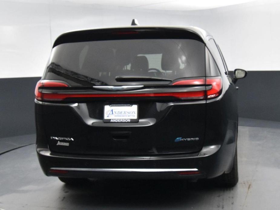 used 2024 Chrysler Pacifica Hybrid car, priced at $36,000