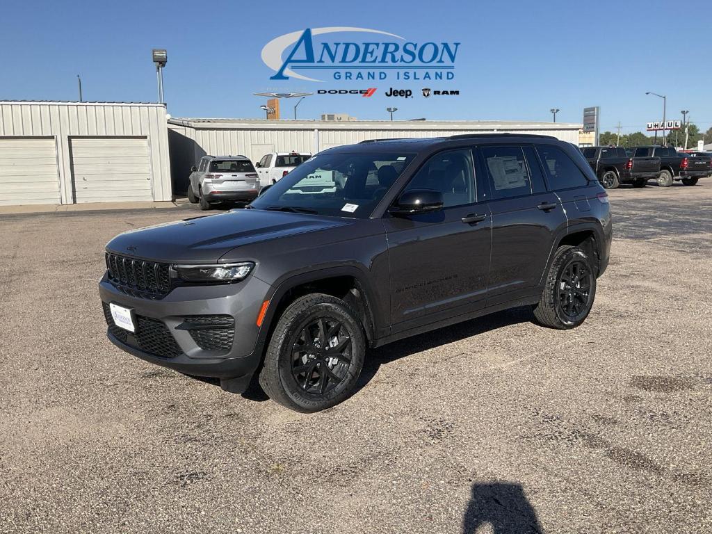 new 2025 Jeep Grand Cherokee car, priced at $44,230