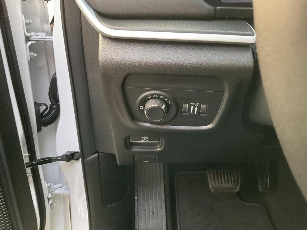 new 2025 Jeep Grand Cherokee L car, priced at $42,855
