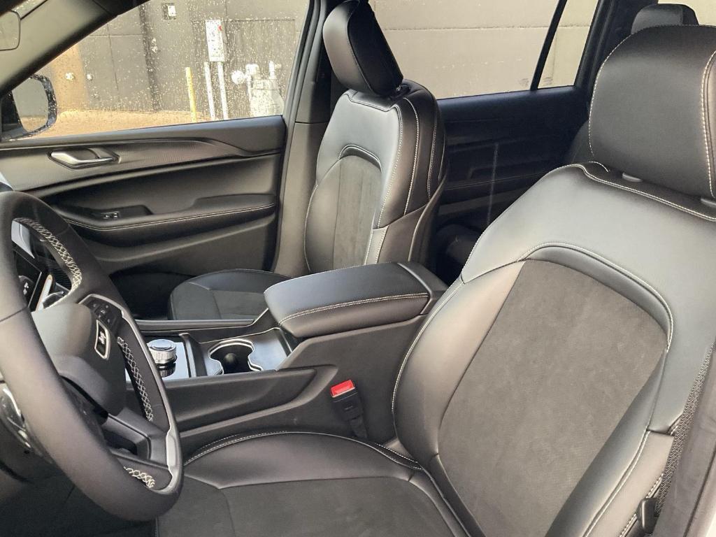 new 2025 Jeep Grand Cherokee L car, priced at $42,855