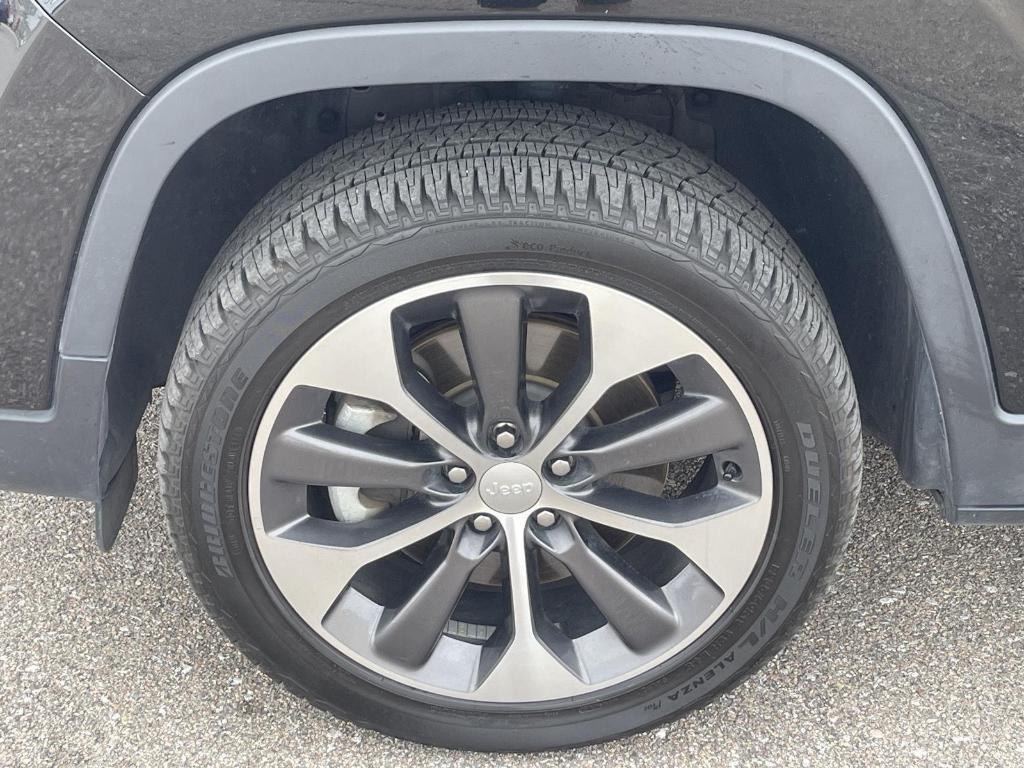 used 2022 Jeep Cherokee car, priced at $28,998
