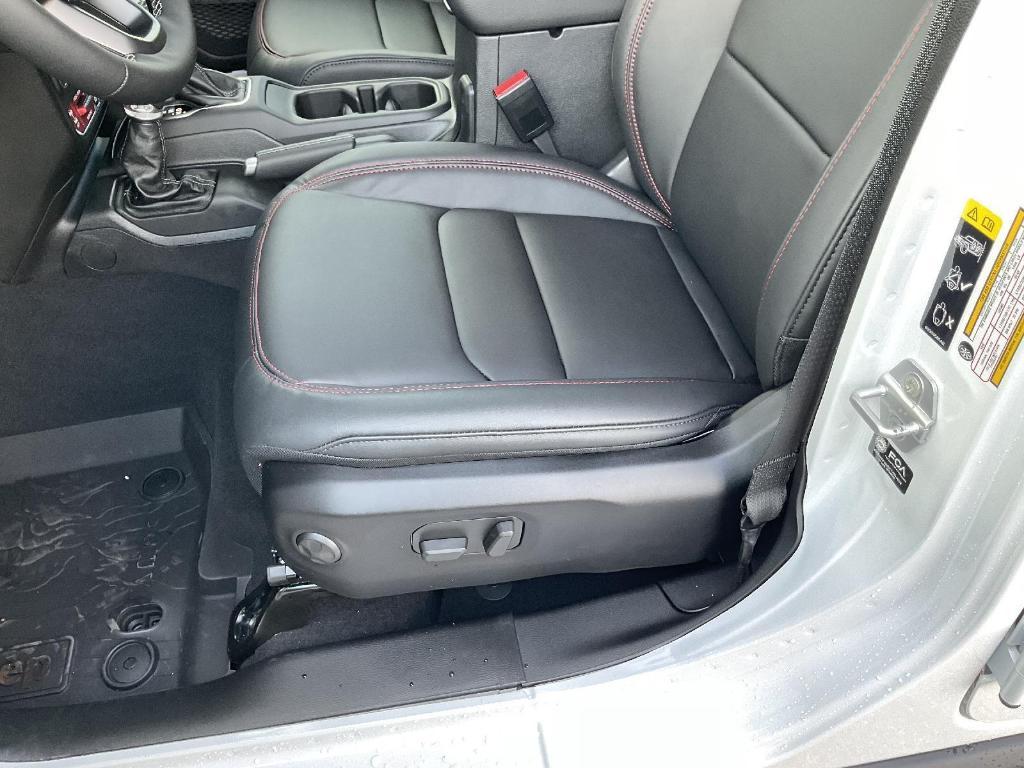 new 2025 Jeep Gladiator car, priced at $50,796