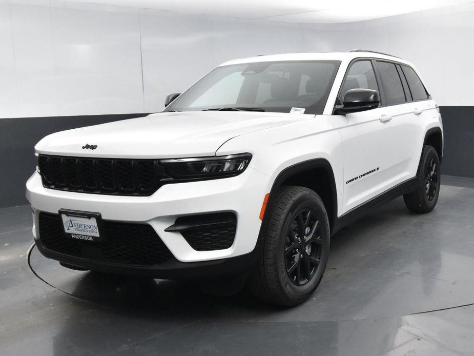 new 2025 Jeep Grand Cherokee car, priced at $42,935