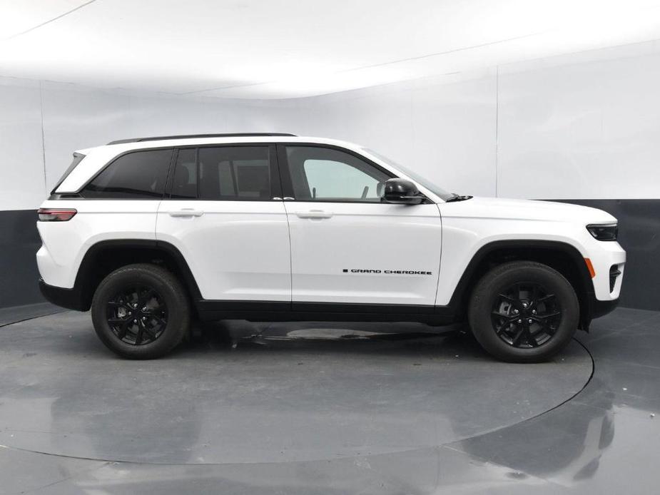 new 2025 Jeep Grand Cherokee car, priced at $42,935