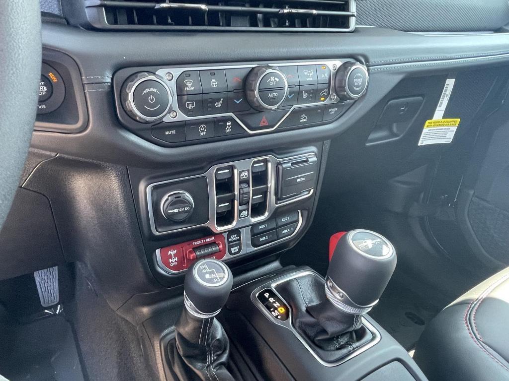 new 2025 Jeep Gladiator car, priced at $52,795