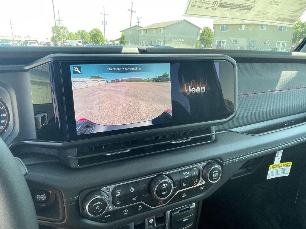 new 2025 Jeep Gladiator car, priced at $52,795