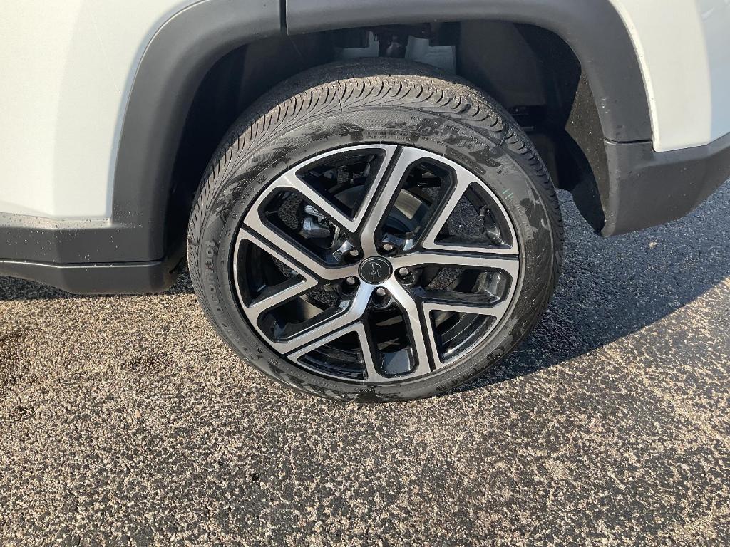 new 2025 Jeep Compass car, priced at $32,182
