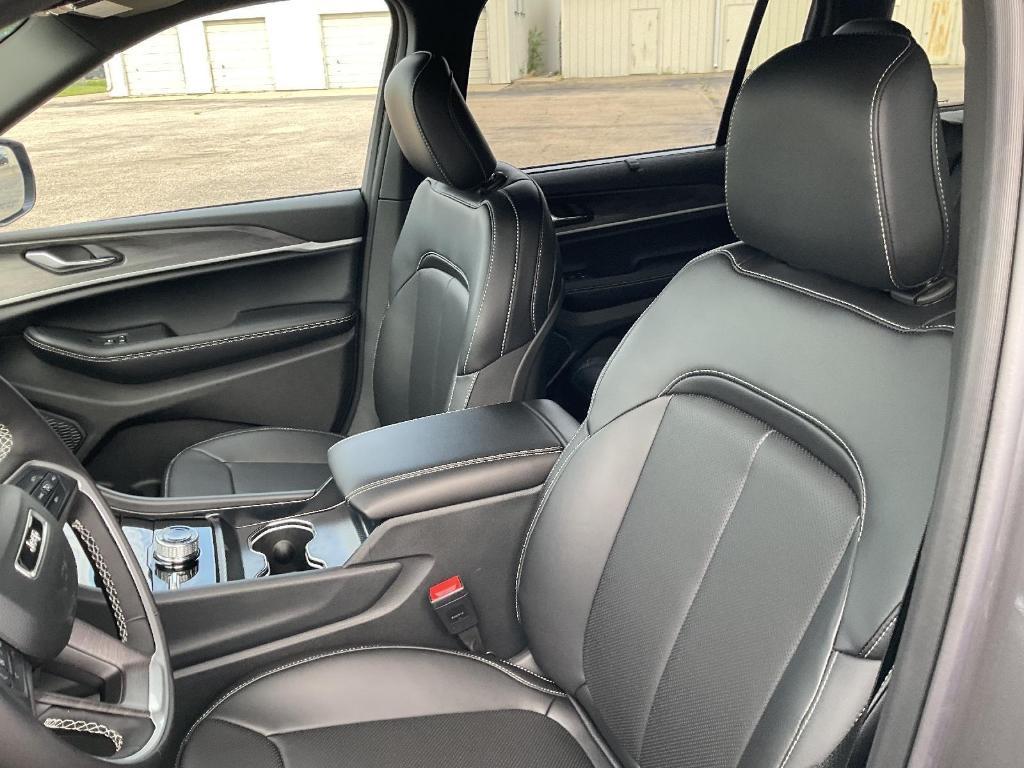 new 2025 Jeep Grand Cherokee L car, priced at $56,255