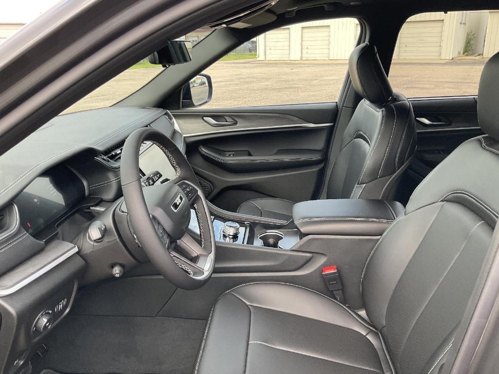 new 2025 Jeep Grand Cherokee L car, priced at $56,255