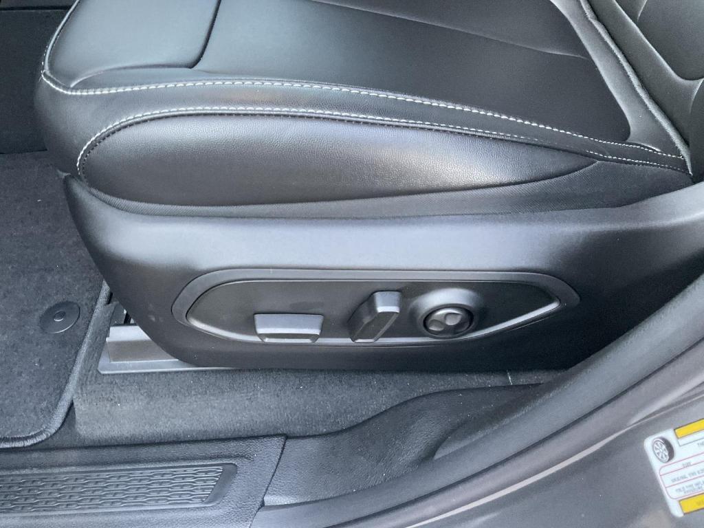 new 2025 Jeep Grand Cherokee car, priced at $45,608