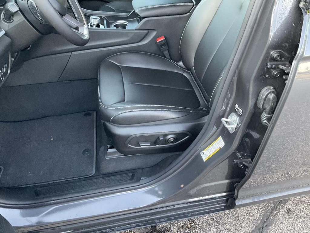 new 2025 Jeep Grand Cherokee car, priced at $45,608