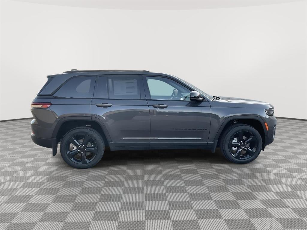 new 2025 Jeep Grand Cherokee car, priced at $46,421