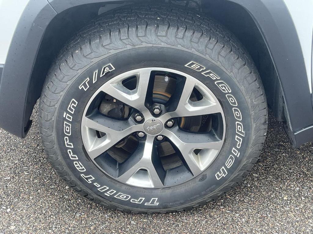 used 2017 Jeep Cherokee car, priced at $12,500