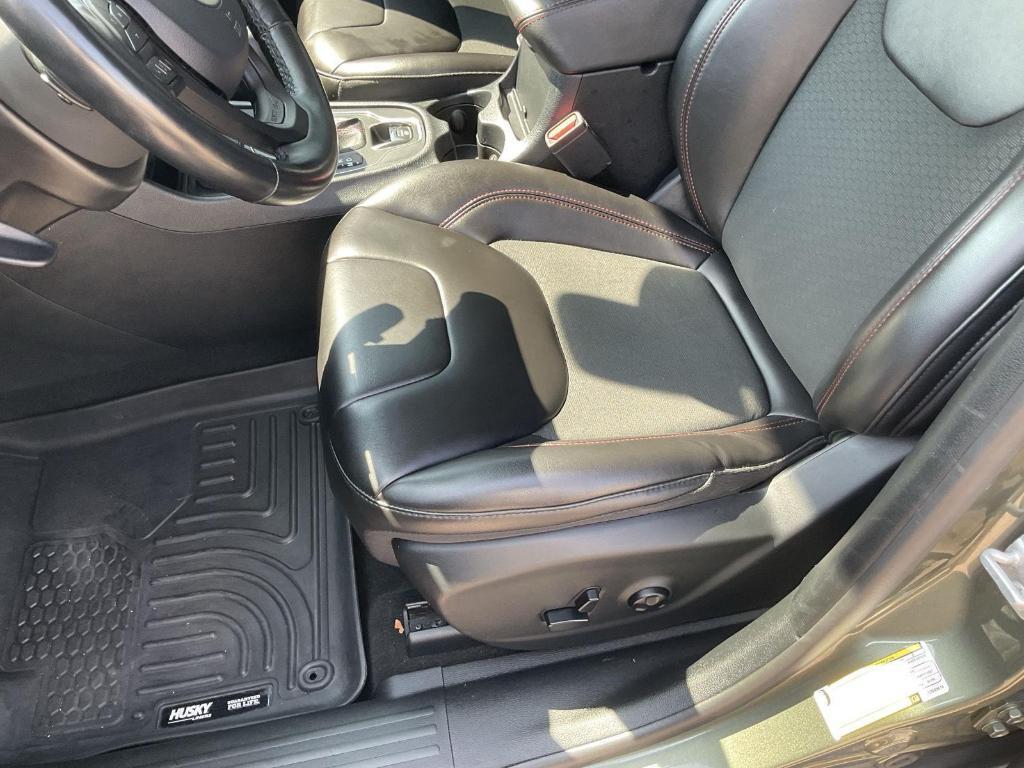 used 2020 Jeep Cherokee car, priced at $20,862