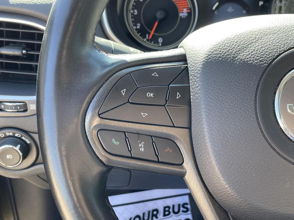 used 2020 Jeep Cherokee car, priced at $23,324