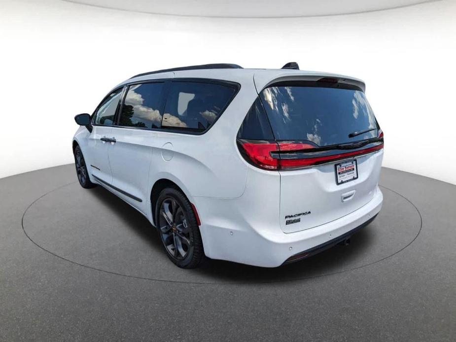 new 2024 Chrysler Pacifica car, priced at $46,745