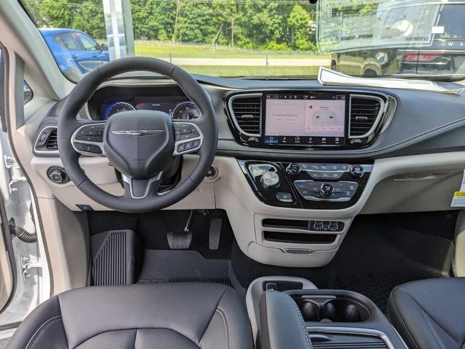 new 2024 Chrysler Pacifica car, priced at $46,745