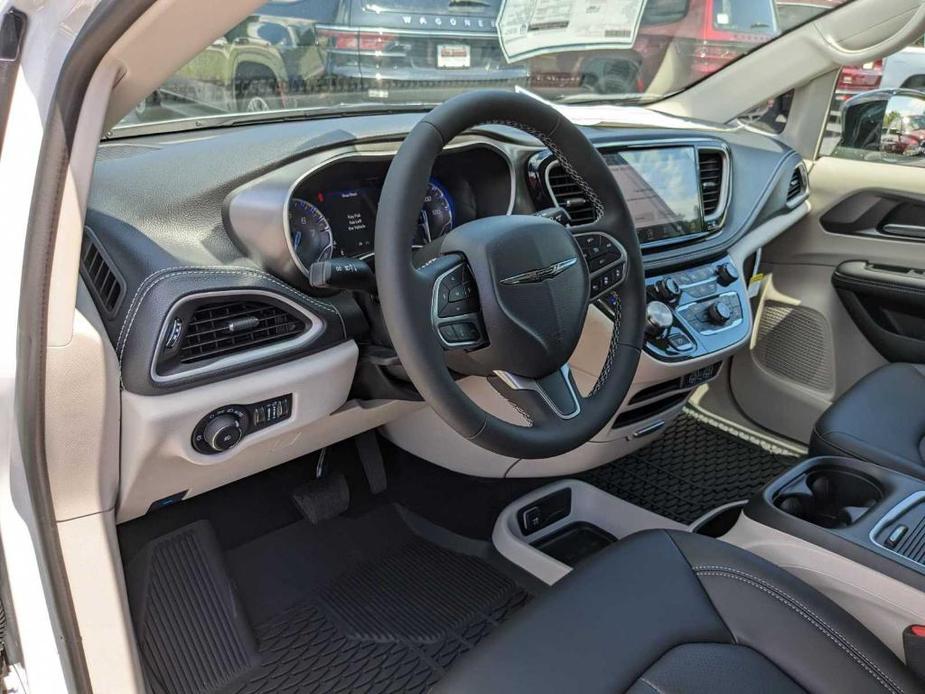 new 2024 Chrysler Pacifica car, priced at $46,745