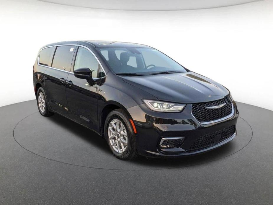 new 2024 Chrysler Pacifica car, priced at $49,520
