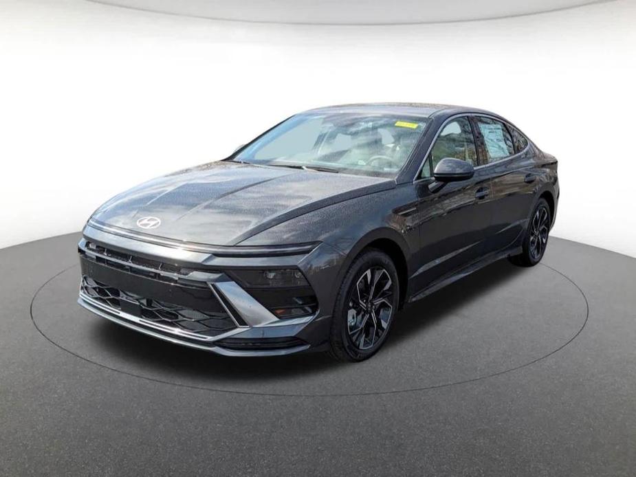 new 2024 Hyundai Sonata car, priced at $29,180